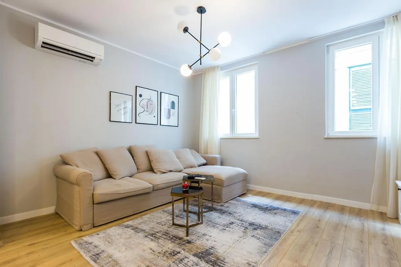 Karla'S Exclusive Central Apartment ザダル