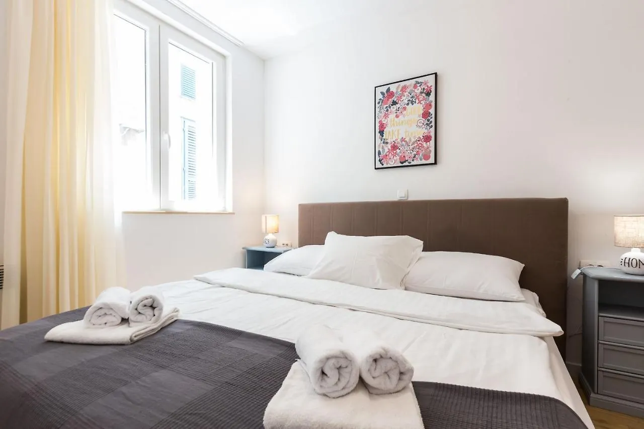 Karla'S Exclusive Central Apartment Zadar