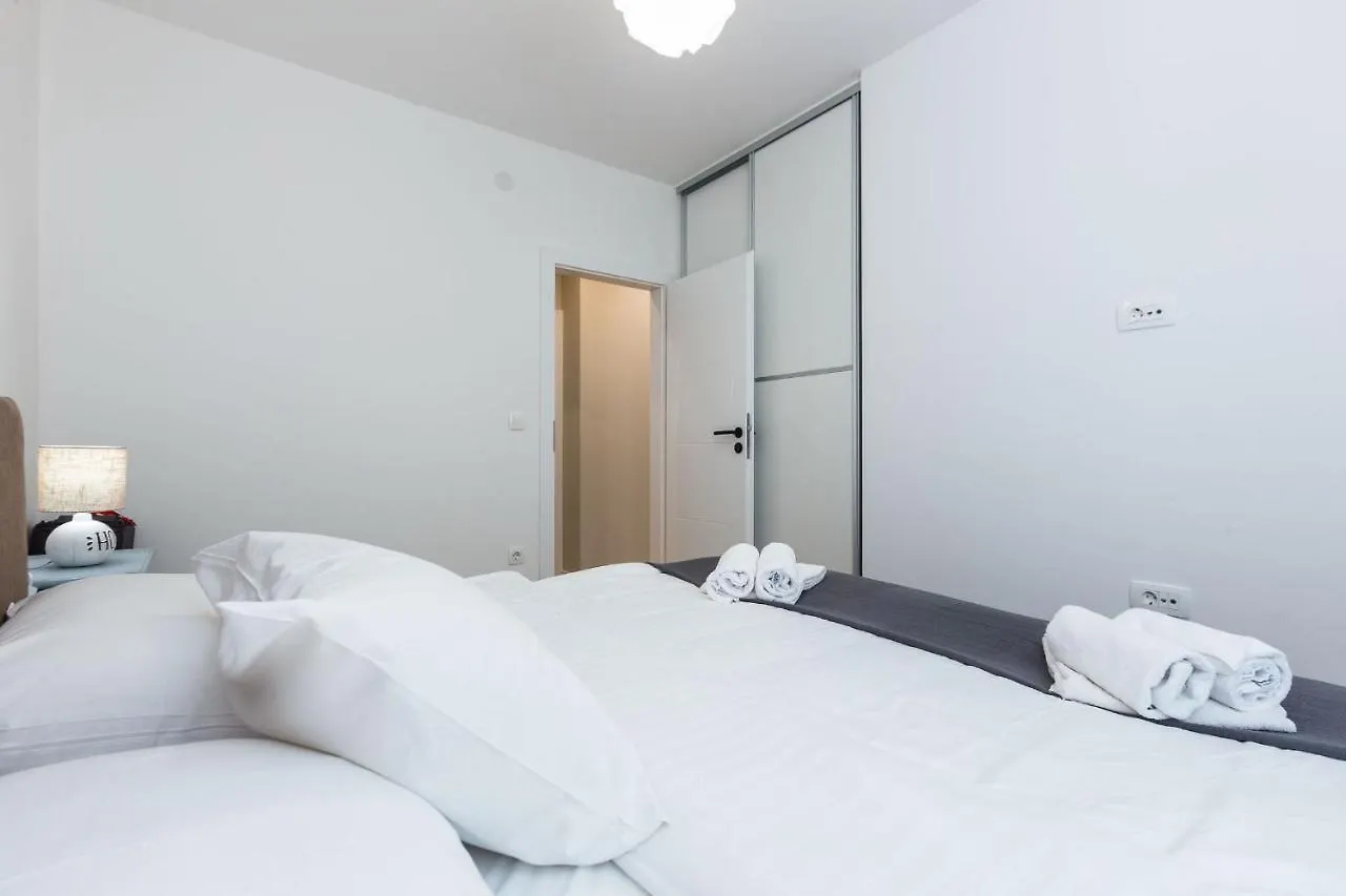 Karla'S Exclusive Central Apartment ザダル